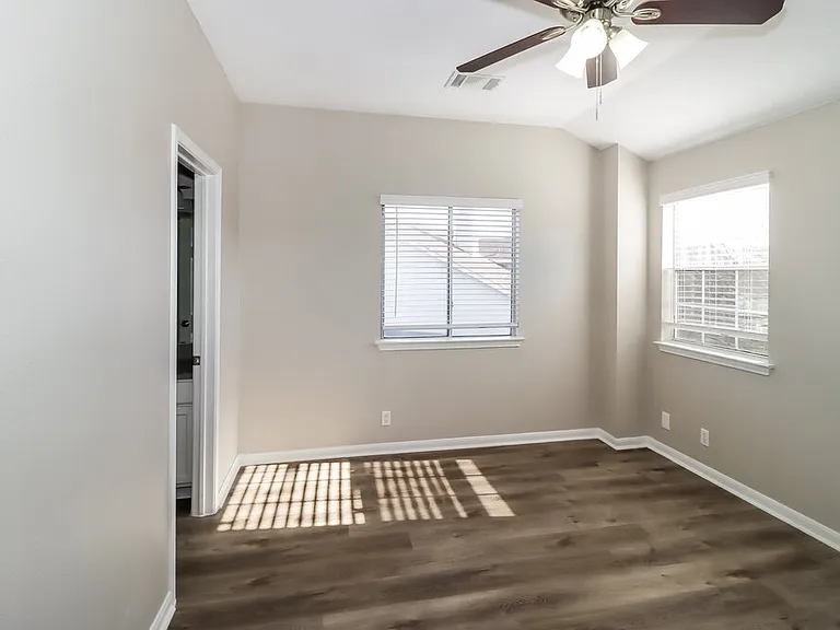 21013 Godolophin Ct — Photo 11