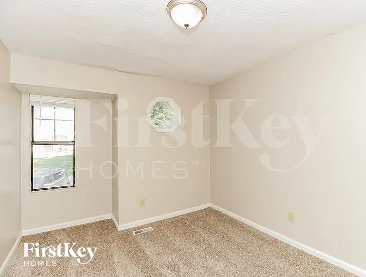 5211 Scarbrough Ln — Photo 13
