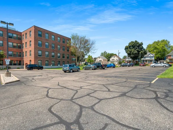 Shoe Factory Apartments