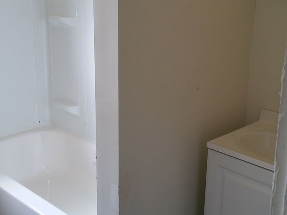 2nd image of 3323 Bonaparte Ave #2