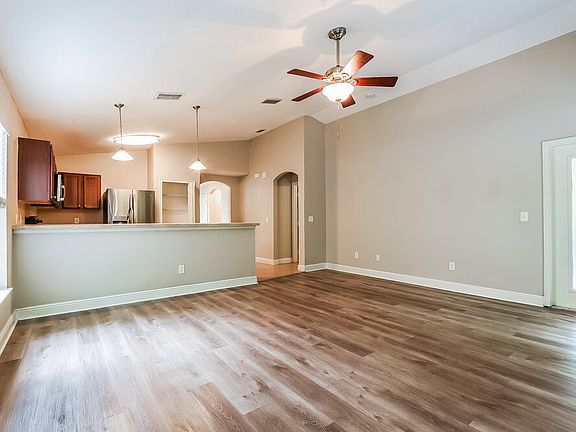 5th image of 2432 Princeton Ave