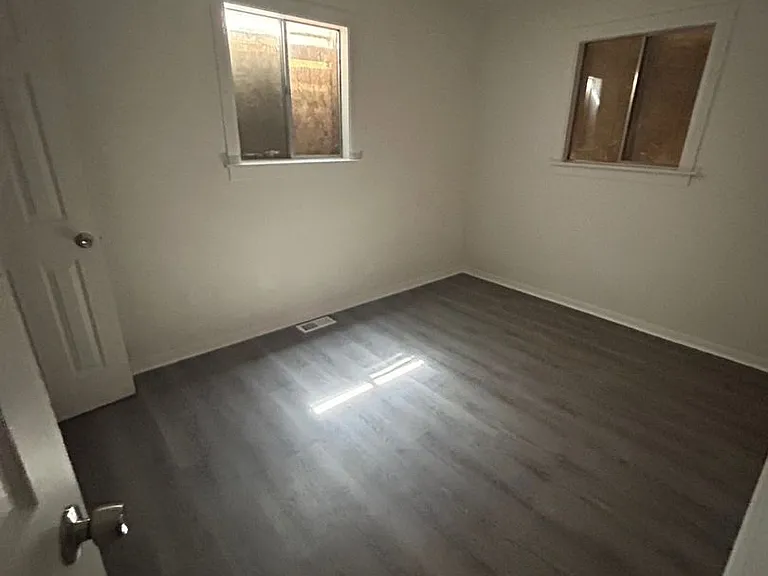 1405 Williams St — Photo 3