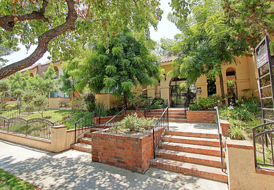 1st image of 1711 Grismer Ave APT 47