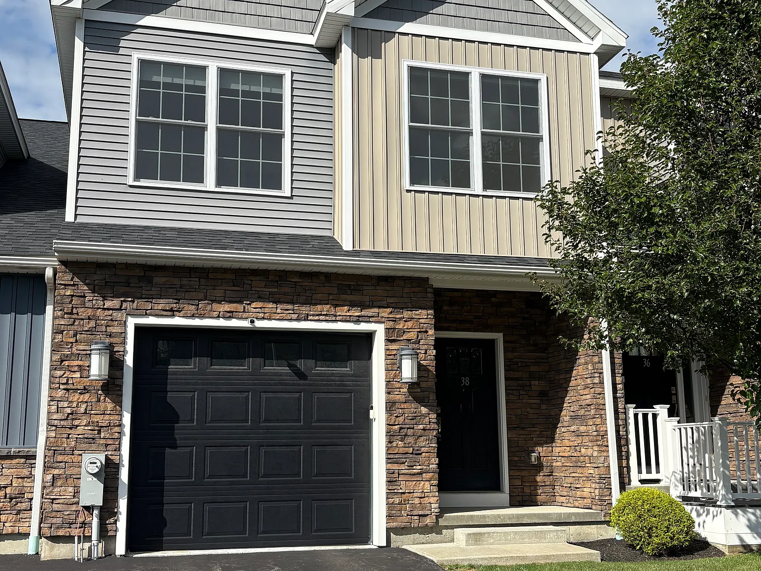 2 bed, 2189 sqft, $3,000 — Photo 1