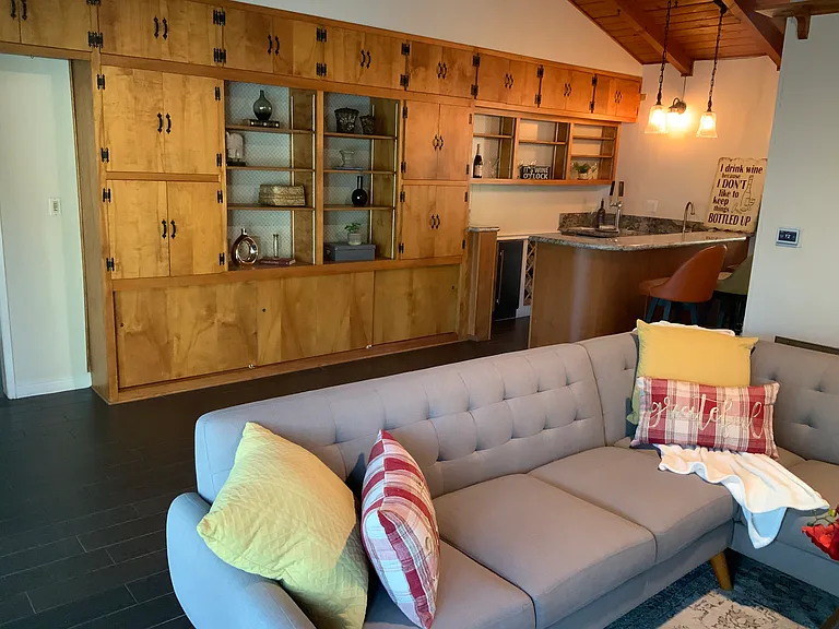 Family Room/Entertainment Area