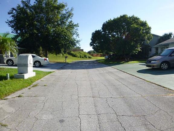 4th image of 1027 Station St