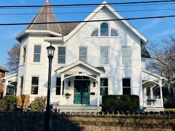 119 S Main St, Coopersburg, PA 18036