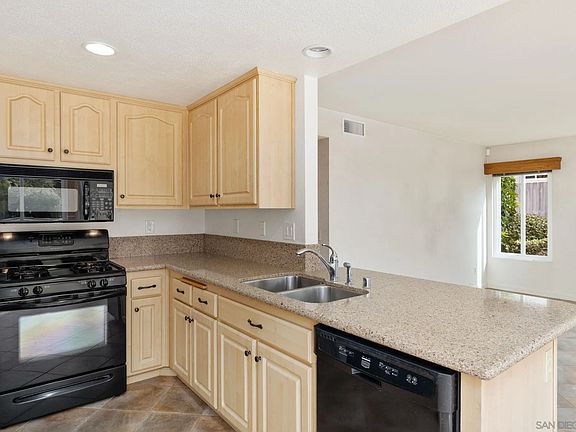 5th image of 1235 Larchwood Dr