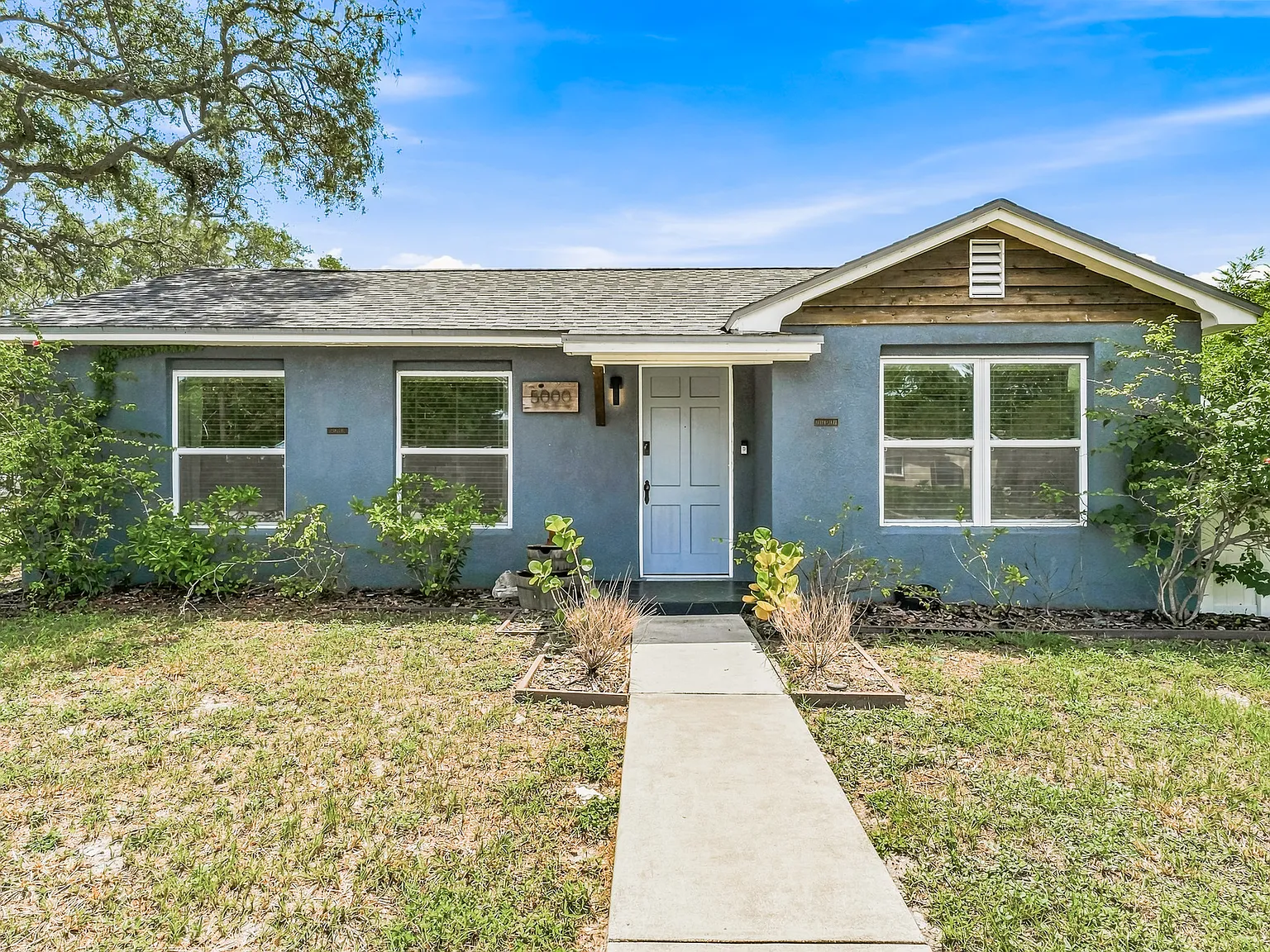 3 bed, 1569 sqft, $3,999 — Photo 2