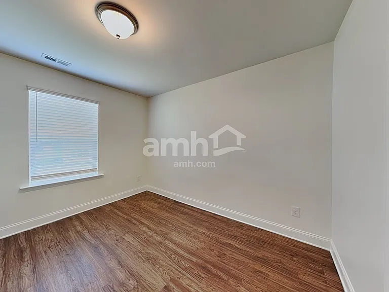 112 Pullen Dr — Photo 16