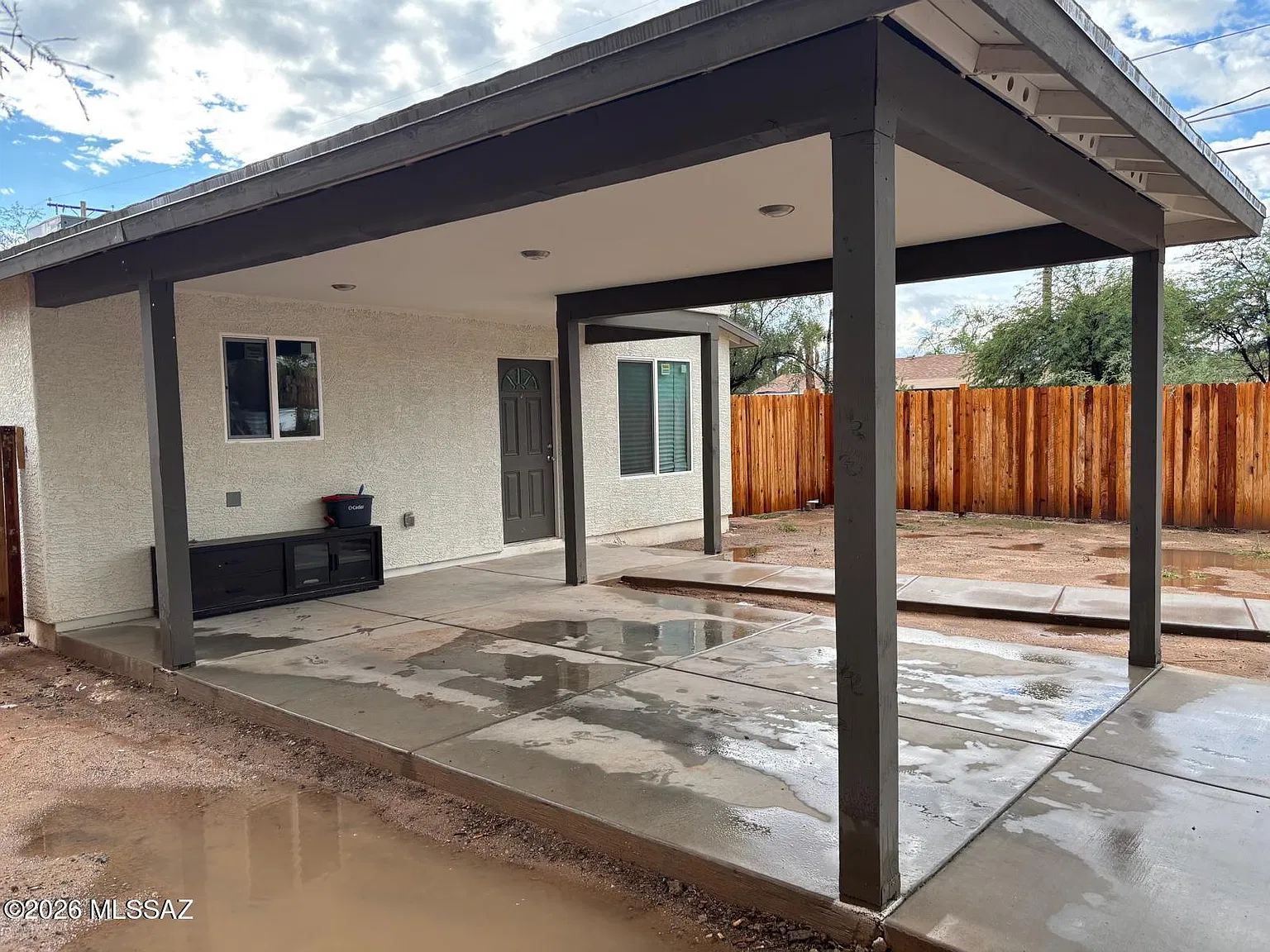 2 bed, 2.0 bath, 948 sqft, $1,500 — Photo 2