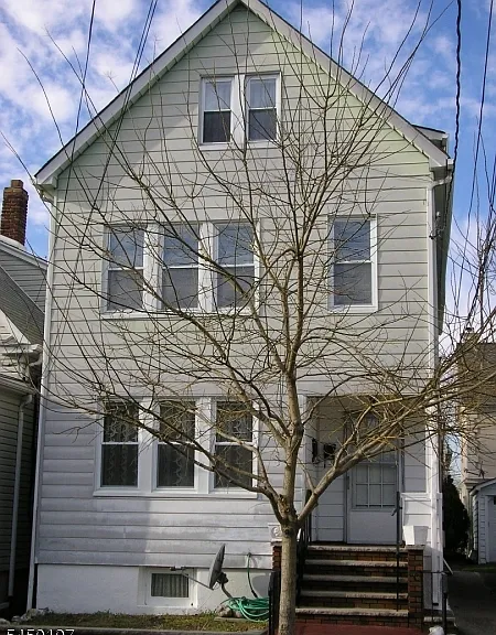 12 Campbell Ave — Photo 1