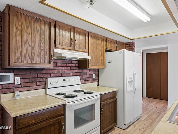 2nd image of 2608 N JAY Street