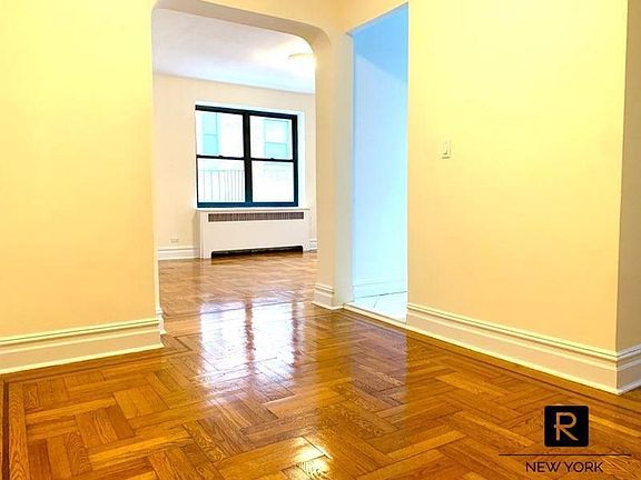 2nd image of 110 Bennett Ave APT 2B