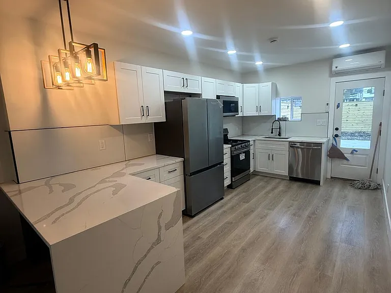 1613 N Bailey St — Photo 8