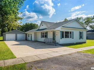 405 W Lucretia St, Sesser, IL 62884