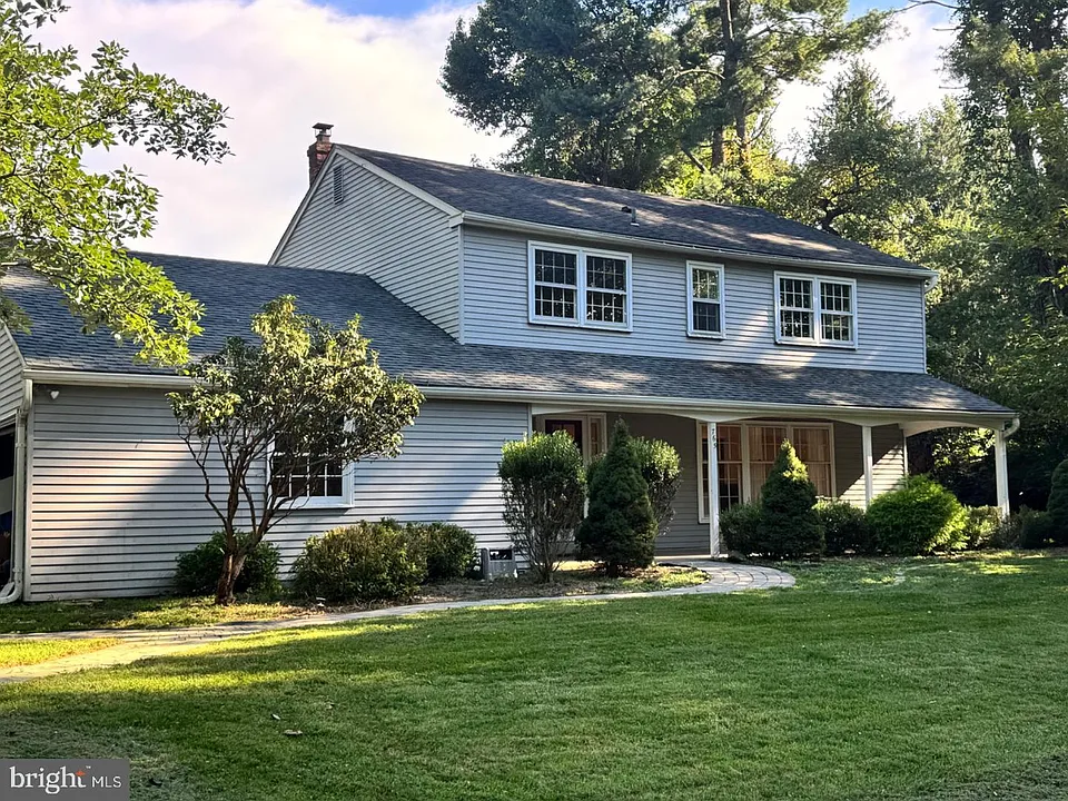 765 Farnum Rd