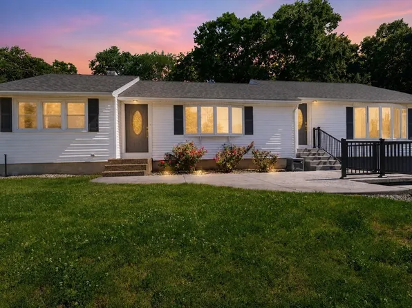 9 Pine Dr, Wilbraham, MA 01095