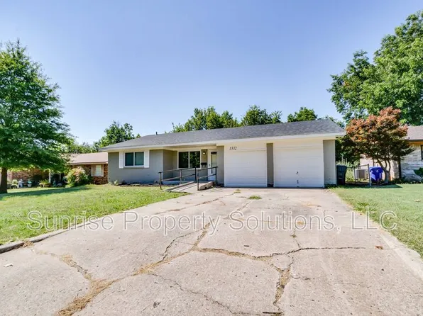 1332 E Brooks St, Norman, OK 73071