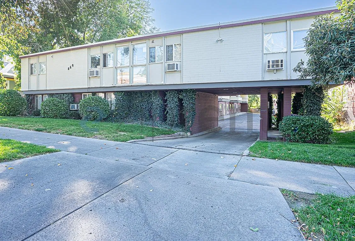 2 bed, 1000 sqft, $1,395 — Photo 1