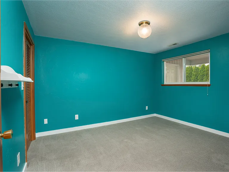 1045 Sunrise Ln — Photo 17