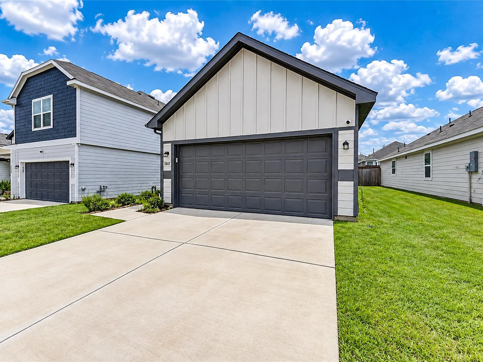3 bed, 2.0 bath, 1238 sqft, $2,000 — Photo 3