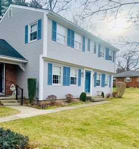 23 Edgewood Ln, Agawam, MA, 01001
