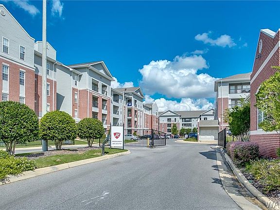 5th image of 700 15th St Unit 3407