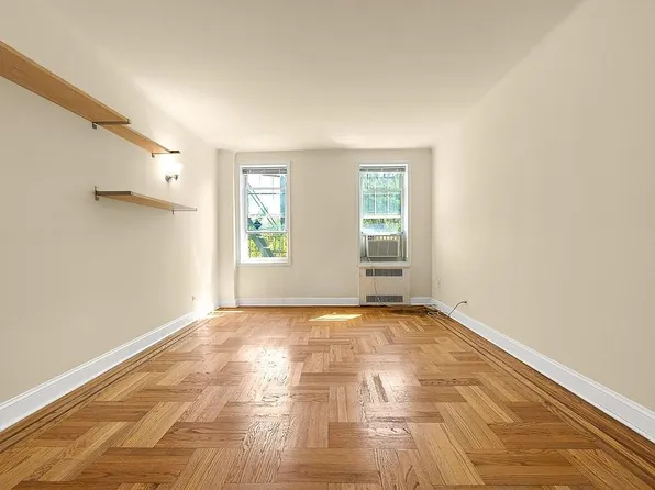 41-15 44th St APT 2B, Queens, NY 11104