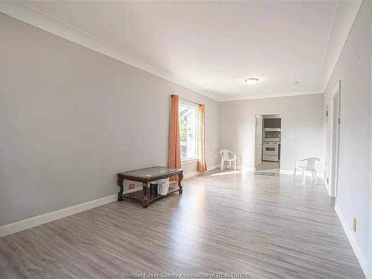 354 Curry Ave — Photo 3