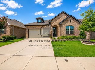 8637 Spindletop Dr, Fort Worth, TX 76120