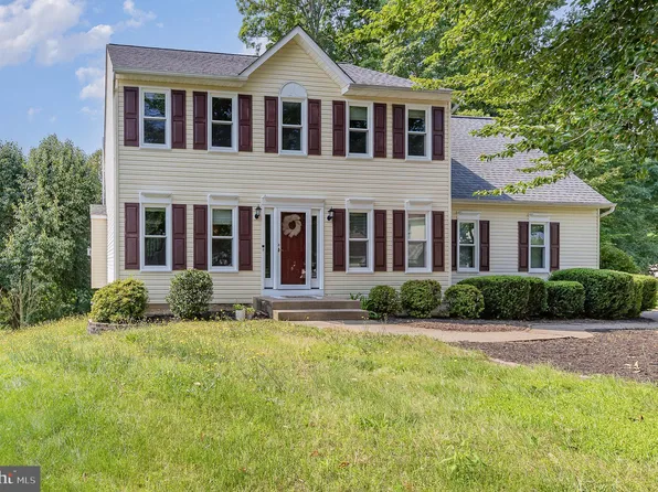 11 Basalt Dr, Fredericksburg, VA 22406