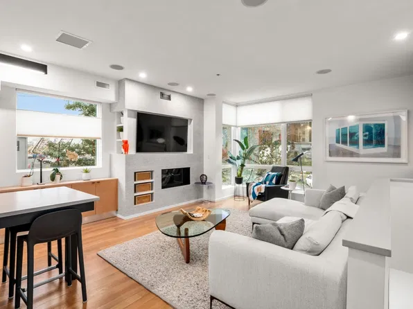 3j Dorchester St., Boston, MA 02127