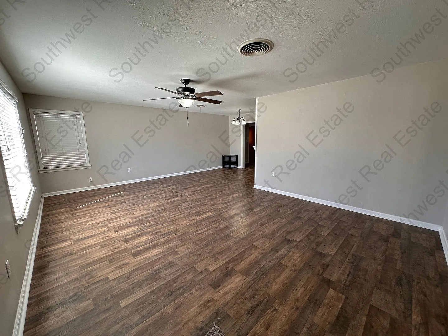 Beautiful 3 bedroom 1 bathroom house — Photo 3