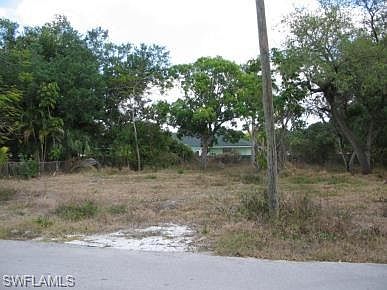 1st image of 1555 Billie St