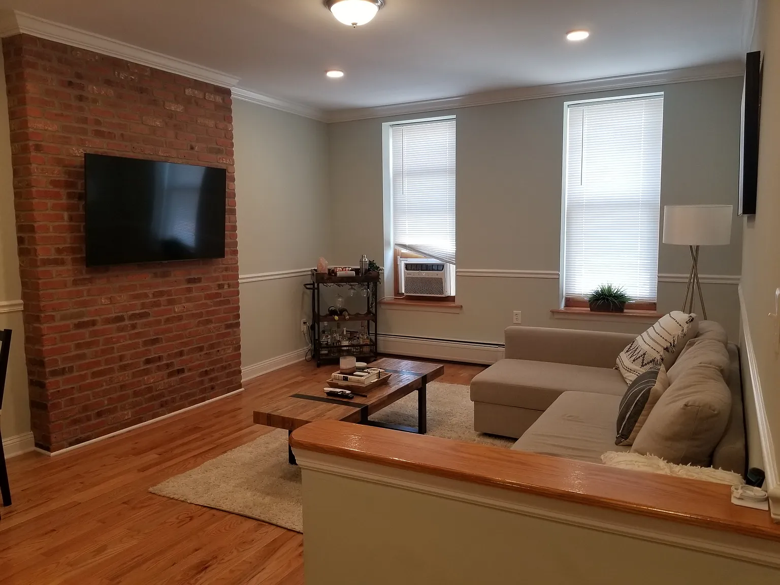 804 Willow ave — Photo 4