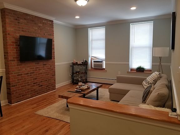 4th image of 804 Willow Ave #584cb6f35