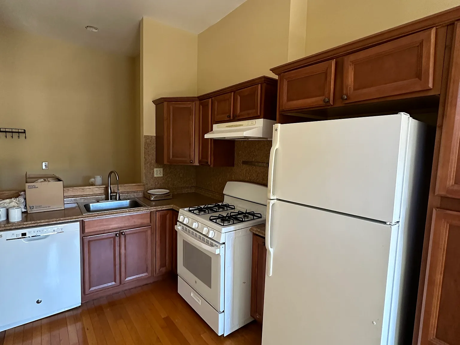 1 bed, 1.5 bath, 800 sqft, $1,825 — Photo 2