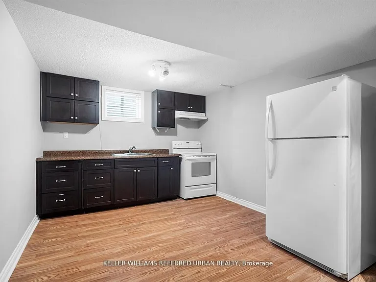 181 Centennial Rd #LOWER — Photo 10