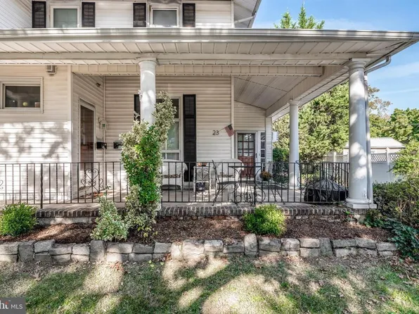 23 W. Ridley Ave 2nd Floor Back Unit, 23 W Ridley Ave, Ridley Park, PA 19078