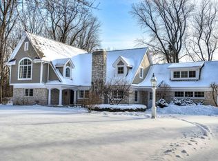 1007 E Thorne Ln, Fox Pt, WI 53217