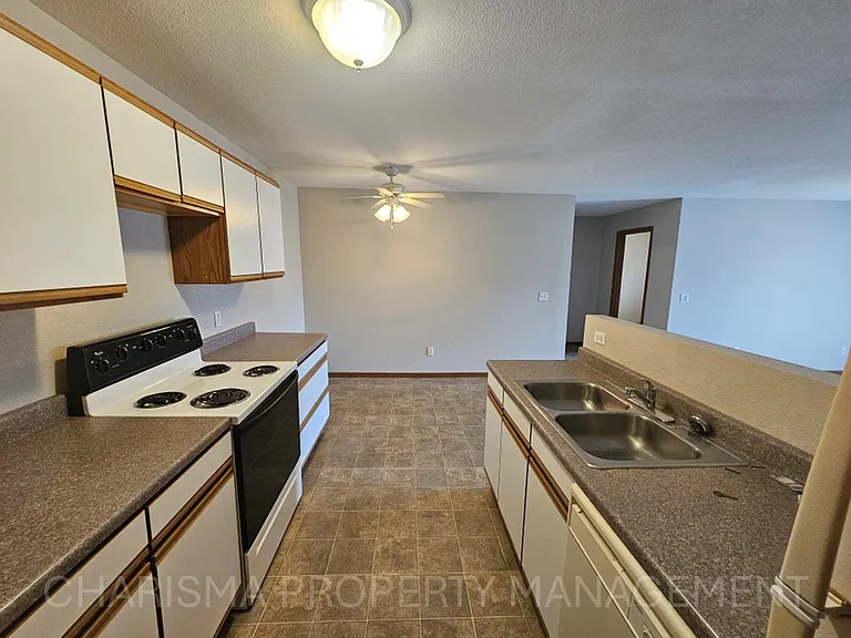 340 N Main Avenue — Photo 28