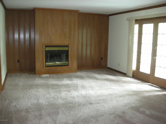 3rd image of 136 Doral Dr