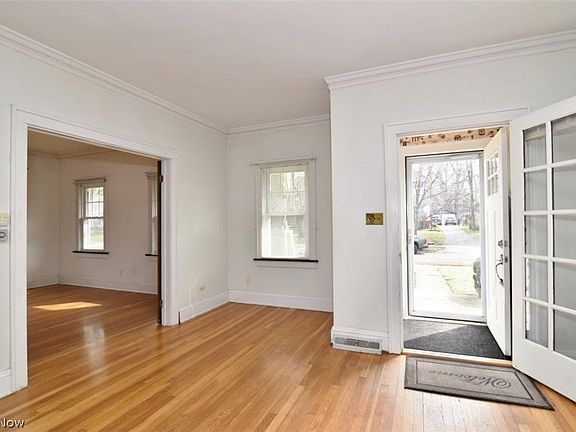 4th image of 2498 Queenston Rd