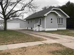 907 Locust St, Arapahoe, NE 68922