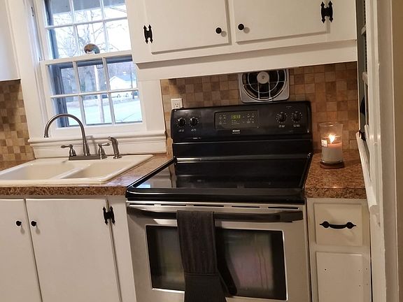 2nd image of 117 College St