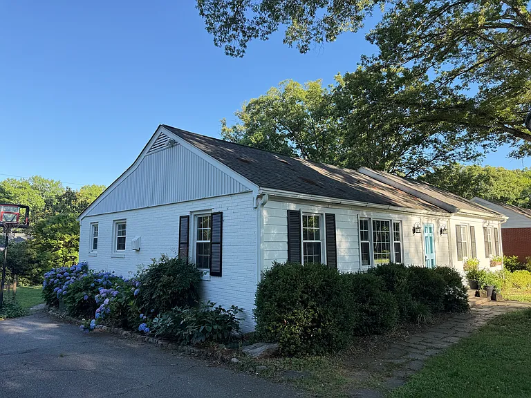 509 Cedarbrooke Ln — Photo 1