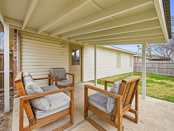 4th image of 8720 Hunters Point Way