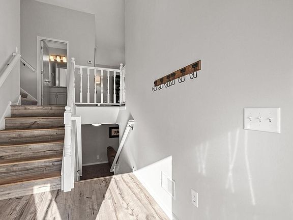 2nd image of 804A Wescott Sq