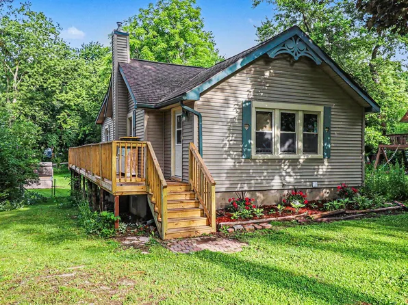 471 Elkinford Dr, White Lake, MI 48383